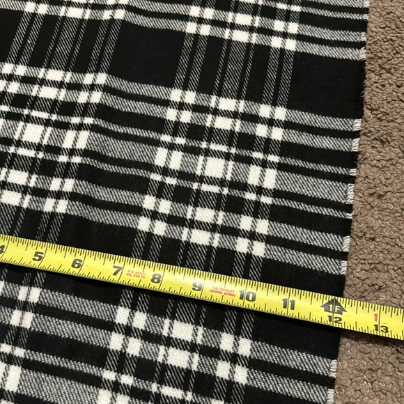 Like New Scarf-Black & White-Twisted Fringe-65x12 - Picture 6 of 10